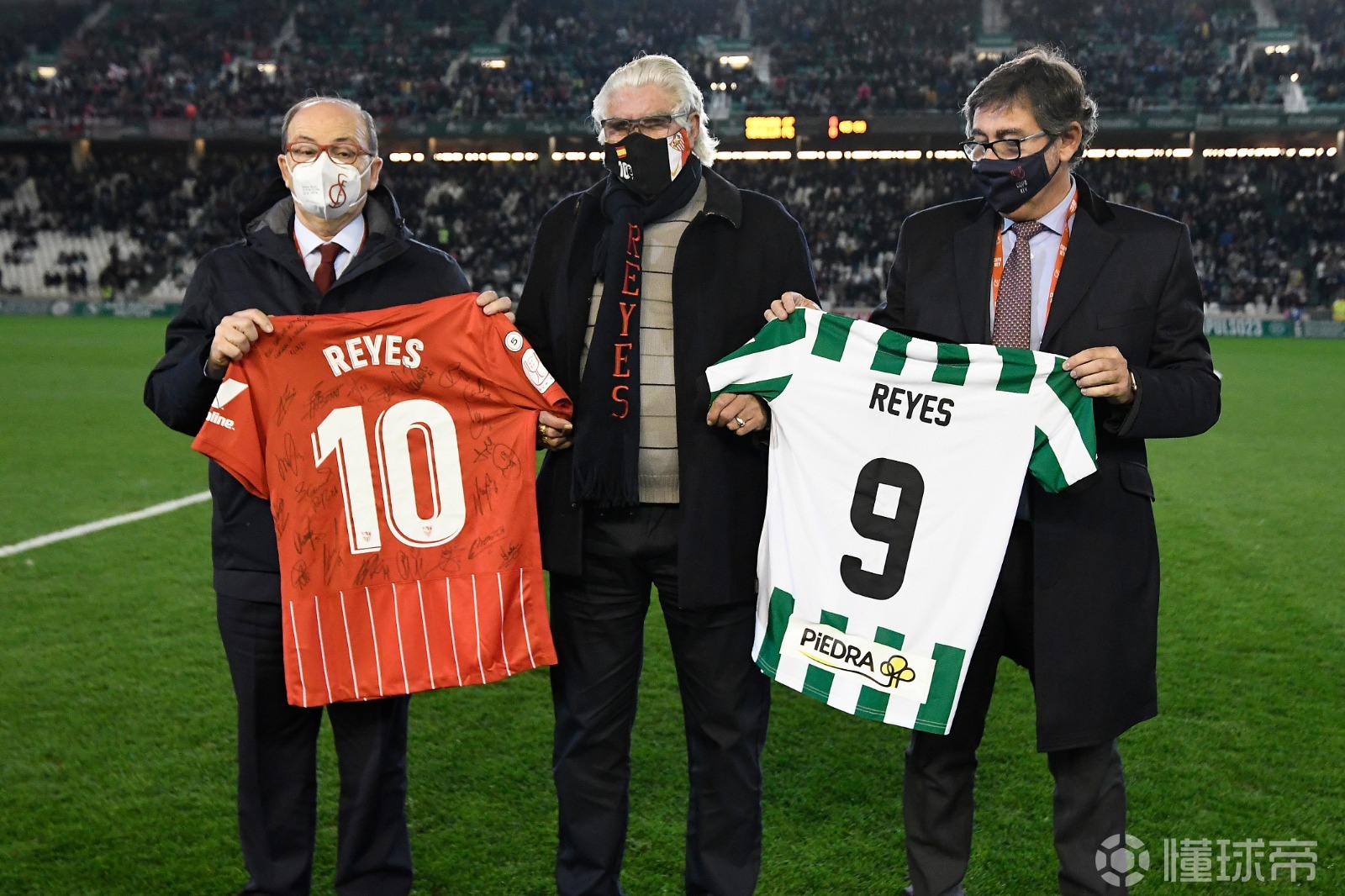 里程碑夜塞维利亚防线松动,国王杯清晨刷纪录,压力陡增,临场指挥获称赞(国王杯巴萨50塞维利亚) 里程碑夜塞维利亚防线松动,国王杯清晨刷纪录,压力陡增,临场指挥获称赞(国王杯巴萨50塞维利亚)