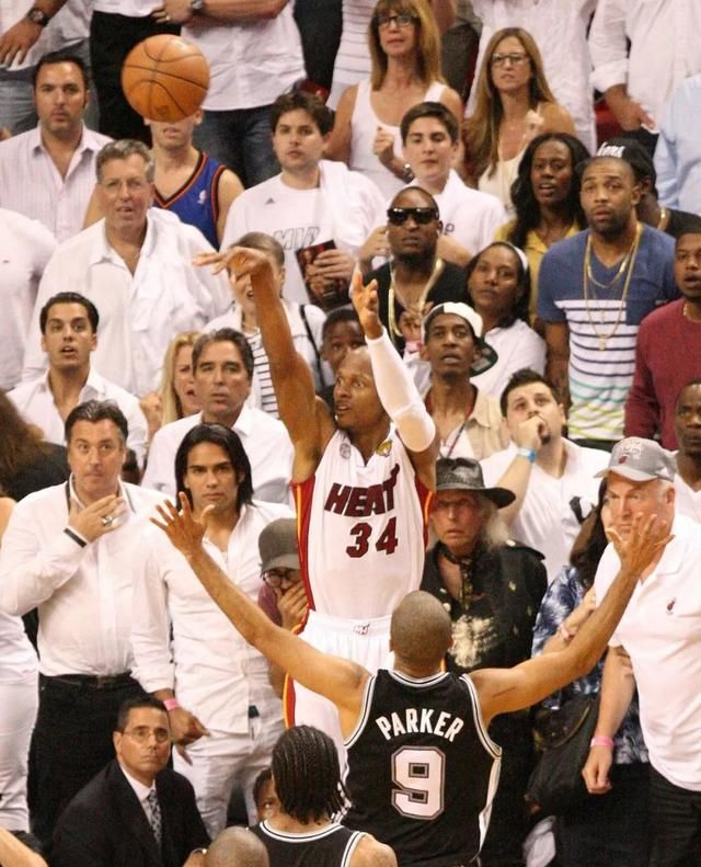 西甲赛程吃紧；尼斯今夜绝杀压哨；话题不断；年轻球员得到机会(紧急救援救援场面)