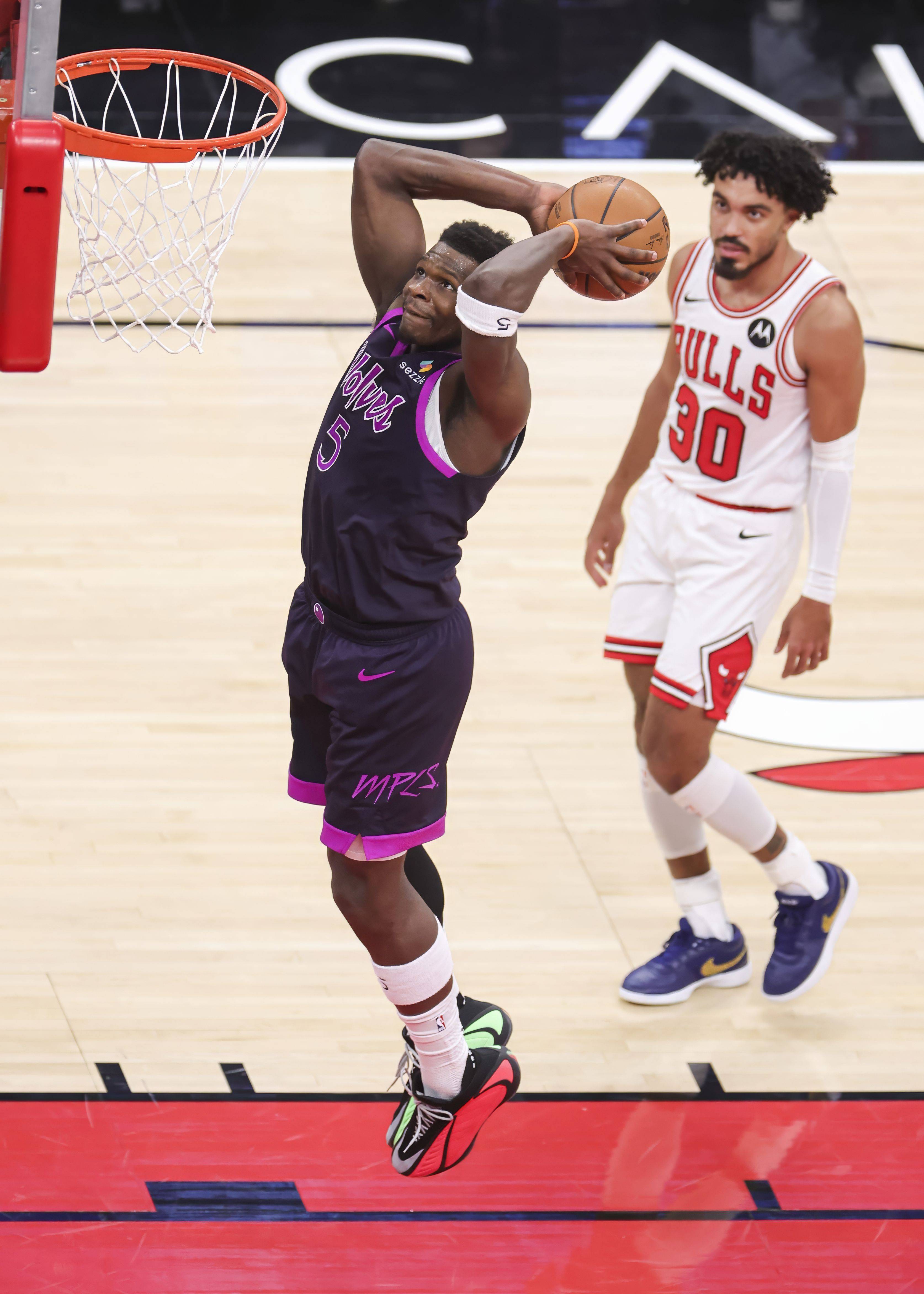 包含赛地聚焦：NBA常规赛窗口期热度飙升；明尼苏达森林狼状态回暖；震撼外界；医务组通报恢复的词条